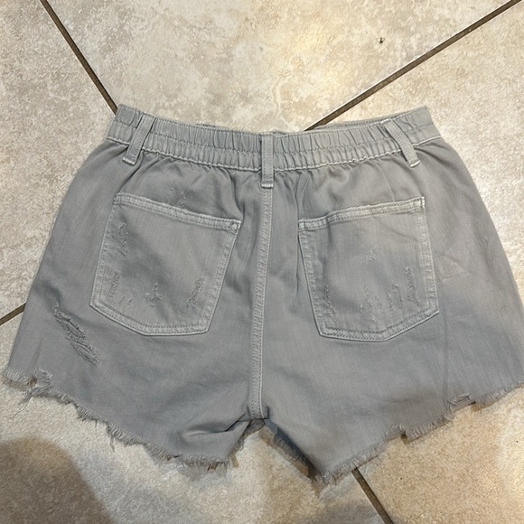 Aerie Daydream Gray Destroyed Pull On Denim Shorts XS - Picture 5 of 6
